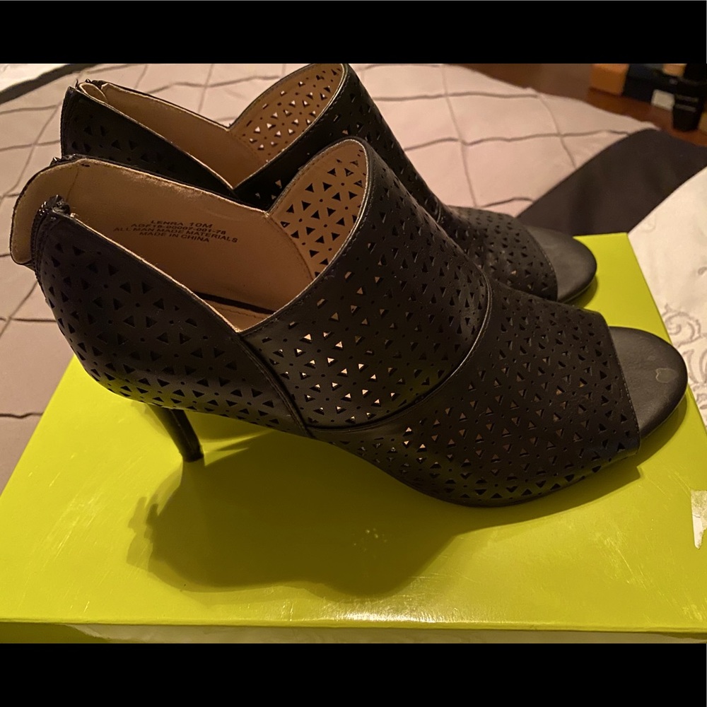 Ladies Stylish black high heel bootie